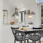Tatil Evi Gorgeous In With Kitchen