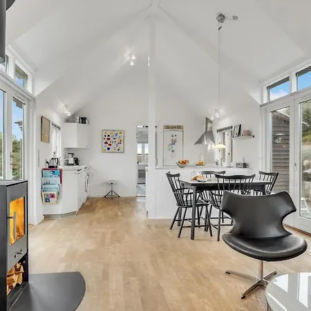 Gorgeous In With Kitchen 度假居