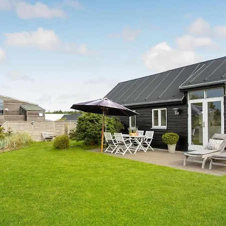 Gorgeous In With Kitchen Feriehus